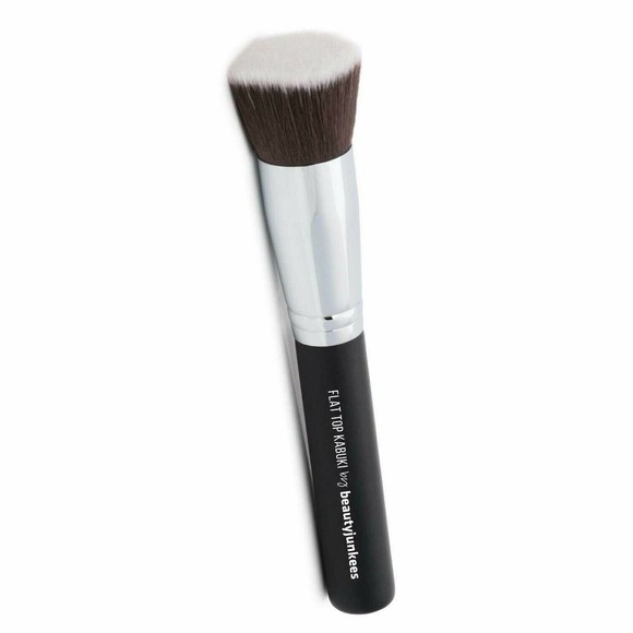 Flat Top Kabuki Foundation Brush - Professional High Density Makeup Brush - Picture 2 of 5